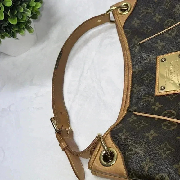 Louis Vuitton Galliera  PM monogram canvas - Picture 8 of 16